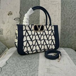 Picture of Valentino Lady Handbags _SKUfw148123848fw